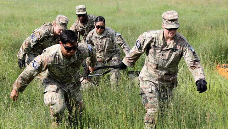 Links to Task Force Med Soldiers compete in Crusader Challenge during Kosovo deployment