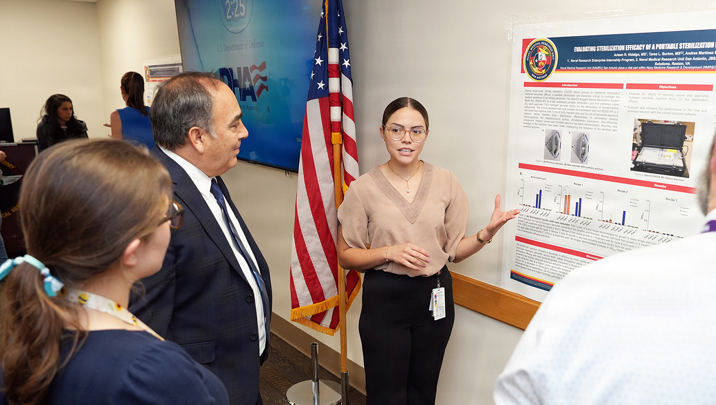 Arleen Hidalgo Morales presenting